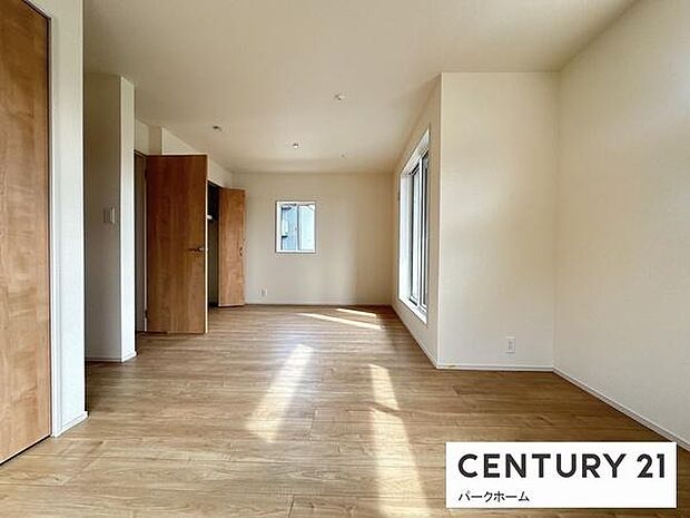 【洋室】広々とした使いやすい洋室です!お子様の成長に合わせて2間に仕切ることも可能です!