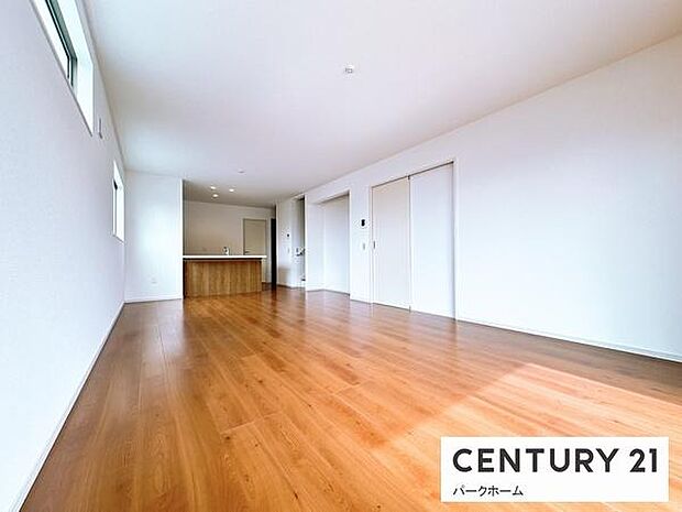 心地よい光と風が入るリビングです。