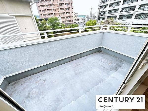 【バルコニー】日当たりの良いバルコニーです！