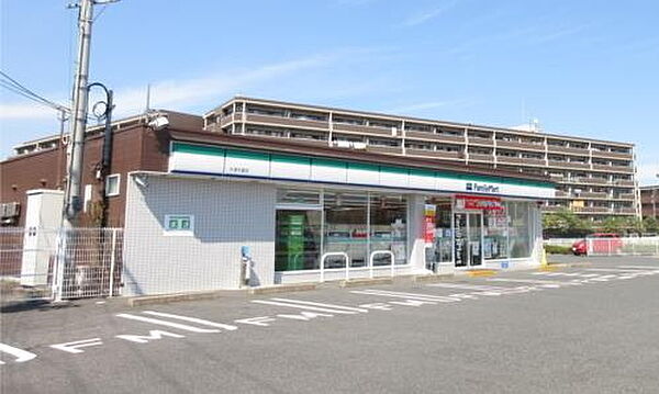 ファミリーマート大津大萱店まで377m、24時間営業