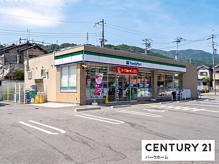 ファミリーマート大津国分店まで750m、24時間営業