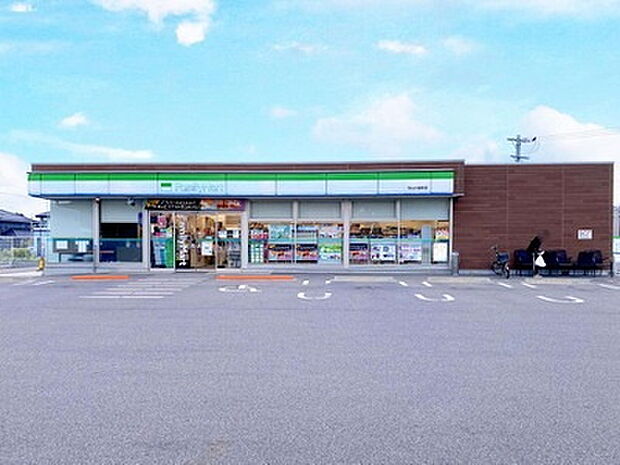 ファミリーマート守山小島店まで550m、24時間営業