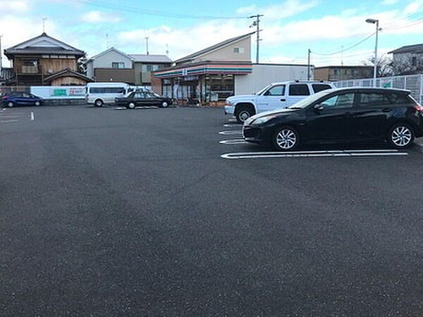 セブンイレブン守山古高町店まで553m、24時間営業