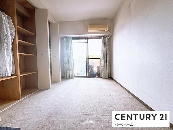 【洋室】6帖のお部屋になります！※AIにて残置物は消してあります。