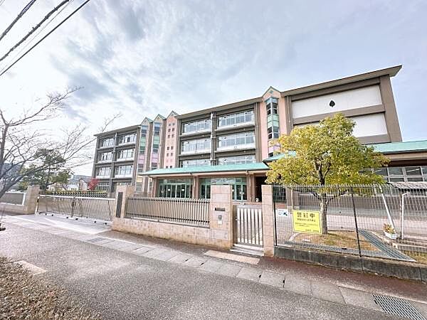 栗東市立大宝東小学校まで510m
