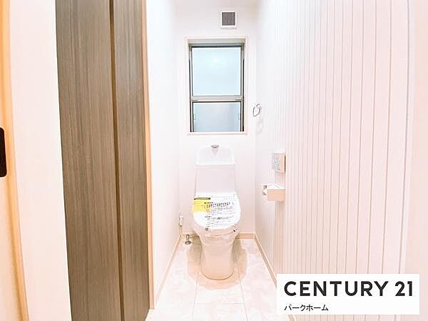 トイレ内に収納有！
