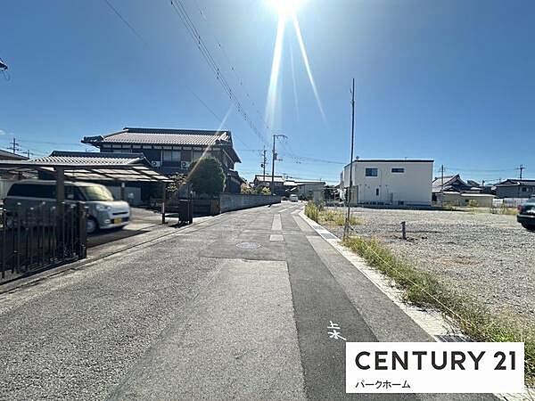 新築が建ち並ぶきれいな分譲地。将来の資産性にも期待できます。