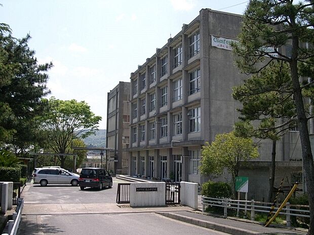 大津市立石山中学校まで2400m