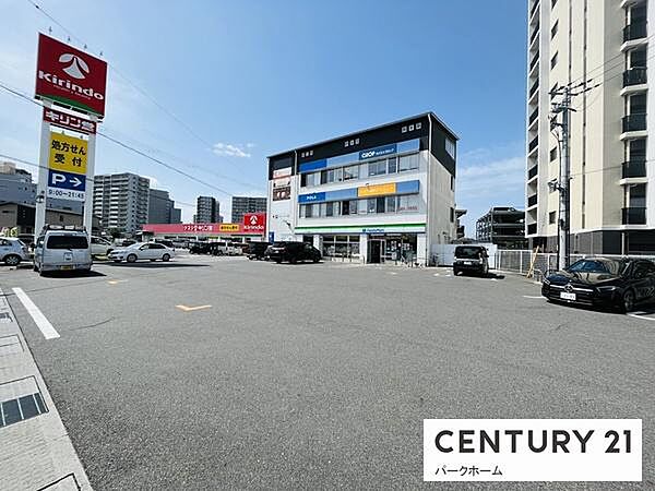 ファミリーマート守山梅田店まで400m、24時間営業