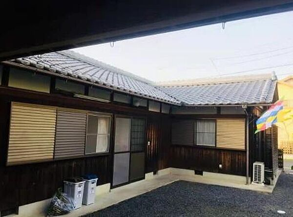 離れ