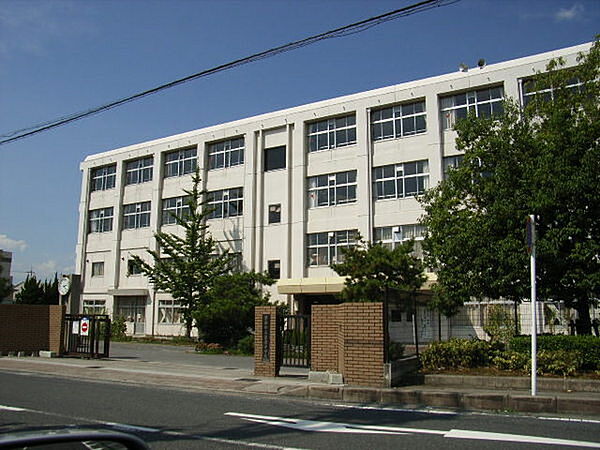 草津市立草津中学校まで1930m