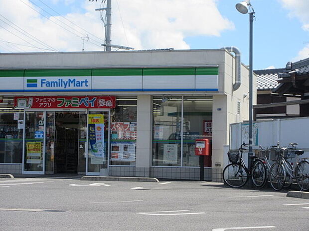 ファミリーマート大津黒津店まで1600m、24時間営業