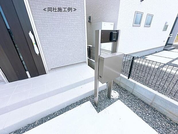 【郵便ポスト】スタイリッシュな郵便ポストです！