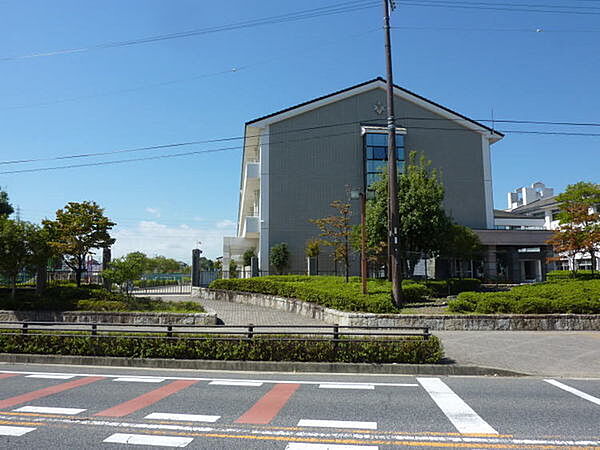 豊田市立童子山小学校まで489m