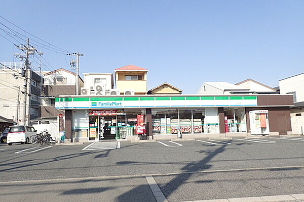 画像24:ファミリーマート京屋西湊店まで501m