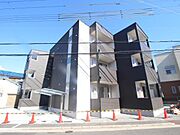 和泉府中駅より徒歩10分 3階 築2年3ヶ月の賃貸物件