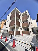 高石駅より徒歩8分 新築 3階建の賃貸物件