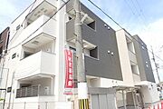 高石駅より徒歩10分 築4年 3階建の賃貸物件