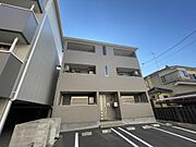 上野芝駅より徒歩11分 築6年1ヶ月 3階建の賃貸物件