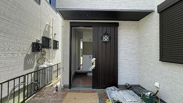 《玄関》■センスの良い美しいアプローチ。