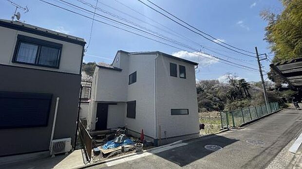 《現地》　■青い空と白い雲、気分が晴れる場所がここにあります。