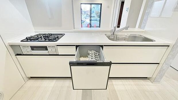 《キッチン》　■使いやすい収納豊富なキッチンです。