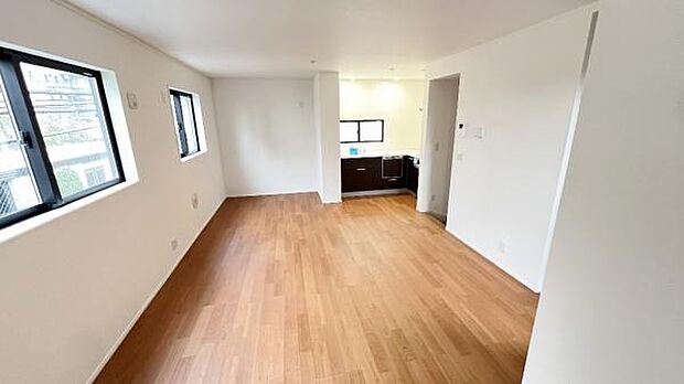 ゆとりを感じさせる上質で明るい空間が、住まう人や訪れる人を心地よく迎え入れてくれます。