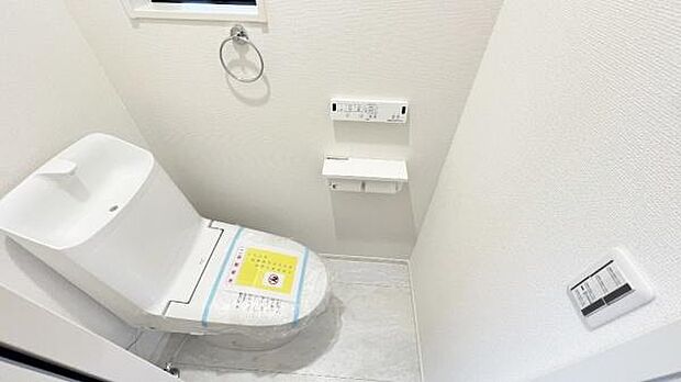 《トイレ》　■清潔感のある落ち着いたトイレ。