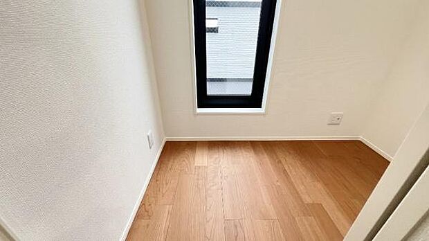 《洋室》　■明るくスタイリッシュな空間になっています。