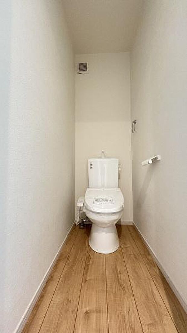 《トイレ》 ■清潔感のある落ち着いたトイレ。