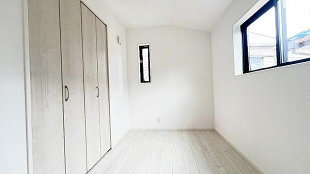 《洋室》　■くつろぎの場としてだけでなく、趣味や仕事のパーソナルスペースとしても活躍する洋室。個の時間をたっぷり楽しめる快適空間です。