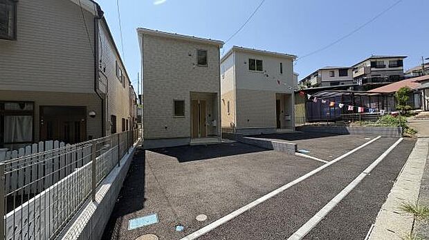 ■豊かな光が照らすこの場所は、玄関を出て目の前の光景です。