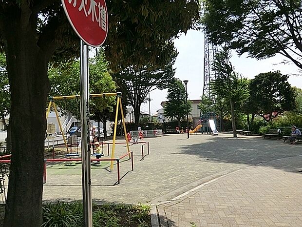 大上なかよし公園まで761m、公園のすぐそばに阿久和川が流れています。とても静かな場所でゆっくり遊べそうです。