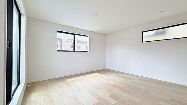 《リビングダイニング》　■開放的で広いリビング。のびのびとくつろげるリビングは、家族のコミュニケーションの場としてみんなが集まる場所に。