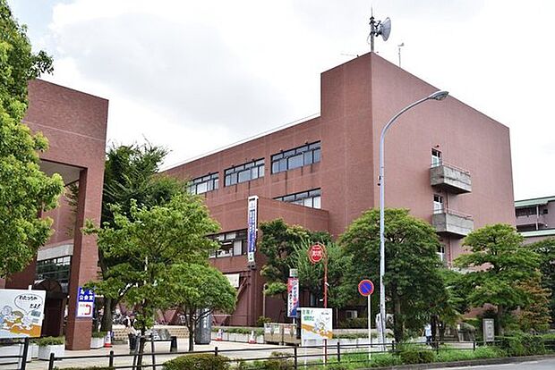 横浜市港北区役所まで943m