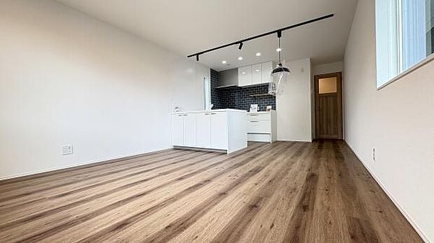 《リビングダイニング》　■上質な時間を育む暮らしのメインステージ。