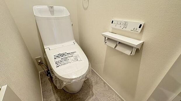 《トイレ》　■清潔感のある落ち着いたトイレ。