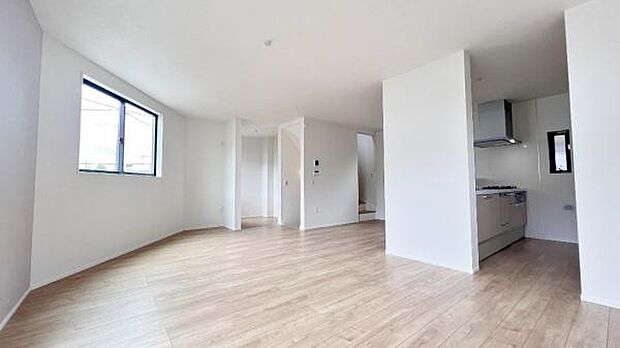 《リビングダイニング》 ■ご家族でゆったりとした時間を過ごす場所。