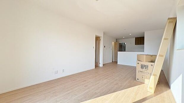 《リビングダイニング》　■上質な時間を育む暮らしのメインステージ。