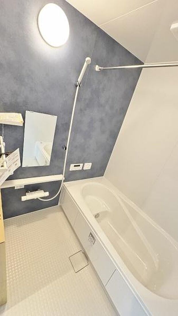 《浴室》　■ゆったりくつろげる癒しのバスルーム。