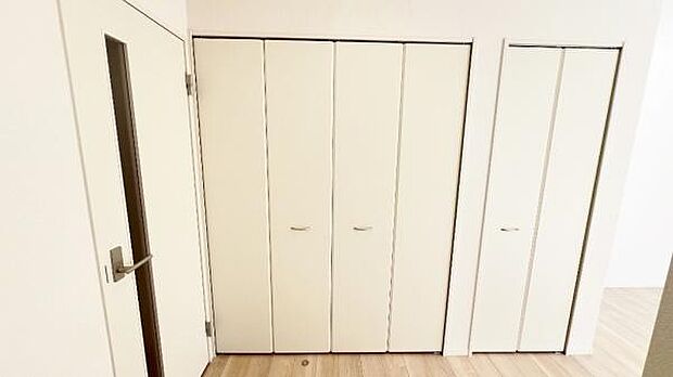 《パントリー》 ■キッチン裏のストレージスペース。常温保存の食品・キッチン用品などが収納できて便利です。