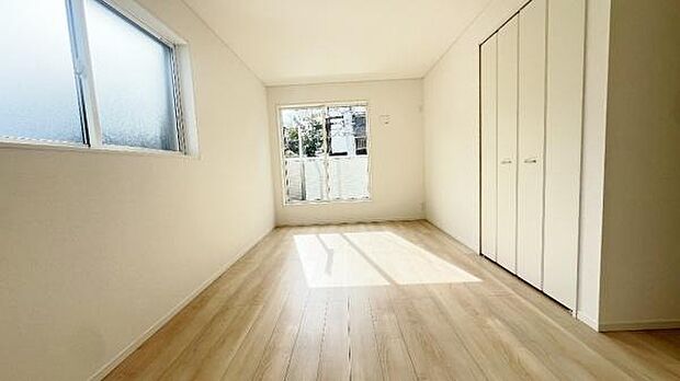 《洋室》 ■くつろぎの場としてだけでなく、趣味や仕事のパーソナルスペースとしても活躍する洋室。個の時間をたっぷり楽しめる快適空間です。