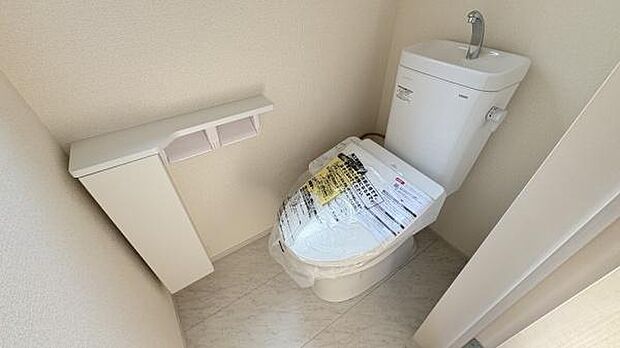 《トイレ》 ■清潔感のある落ち着いたトイレ。