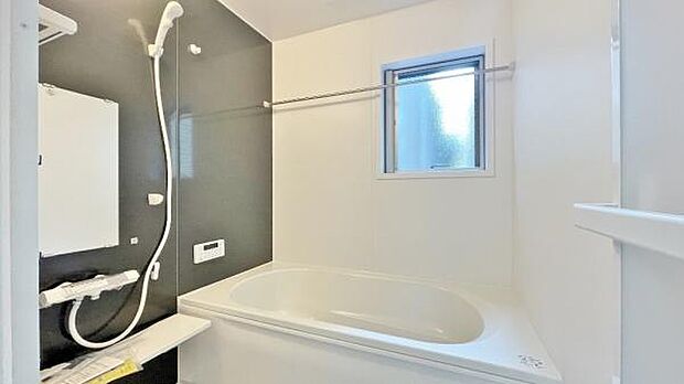 《浴室》　■ゆったりくつろげる癒しのバスルーム。