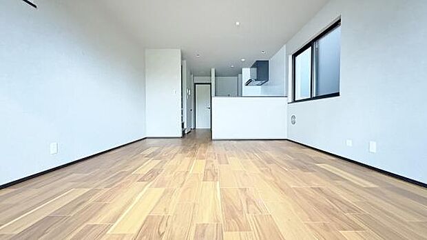 《リビングダイニング》　■上質な時間を育む暮らしのメインステージ。