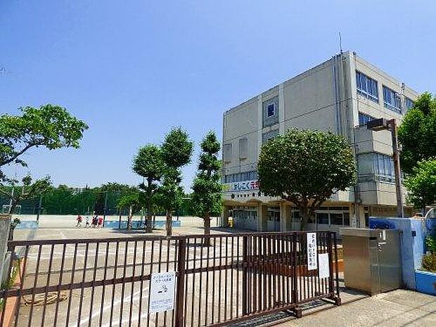 川崎市立宮崎小学校まで1018m