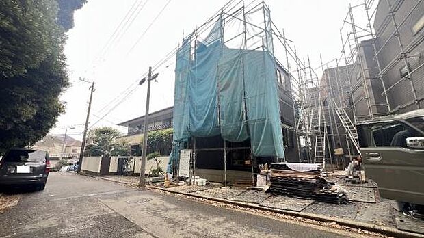 《現地》　■安心して暮らせそうな住環境です。