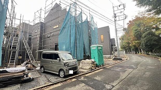 《外観》　■豊かな光が照らすこの場所は、たわいもない会話を楽しみ、ゆったりとした時間を過ごす場所。家族の日常が刻まれる大切な空間です。