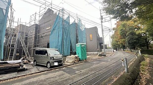 《現地》　■さわやかな風が渡りたっぷり陽光がふりそそぐ立地。