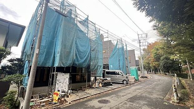 伸びやかに広がる開放感、あふれる光と風の心地よさ。明るいカラーとナチュラルな素材感を活かしたデザイン。家族と過ごす大切な時間を優しく包み、やすらぎと幸せが満ちてくる住まい。